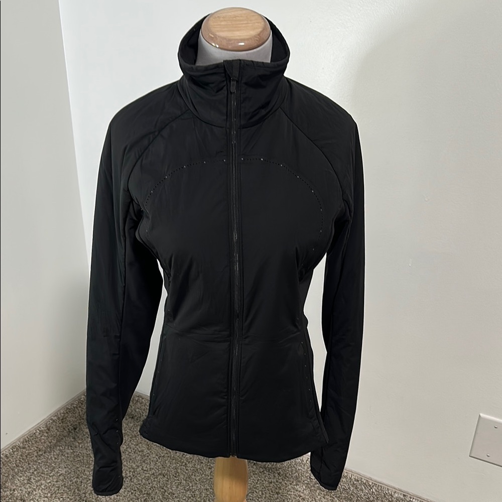Lululemon RUN FOR COLD full zip jacket, primaloft insulated Size 6 Black